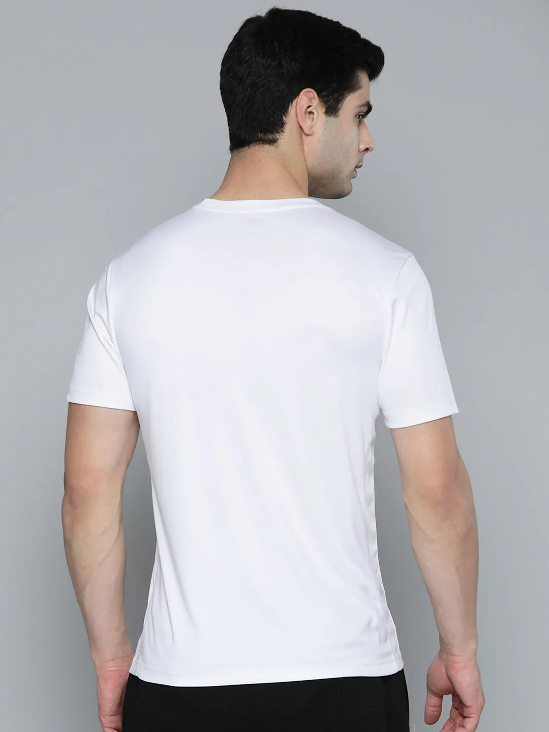 Alcis Men White Black Typography Striped T-shirt