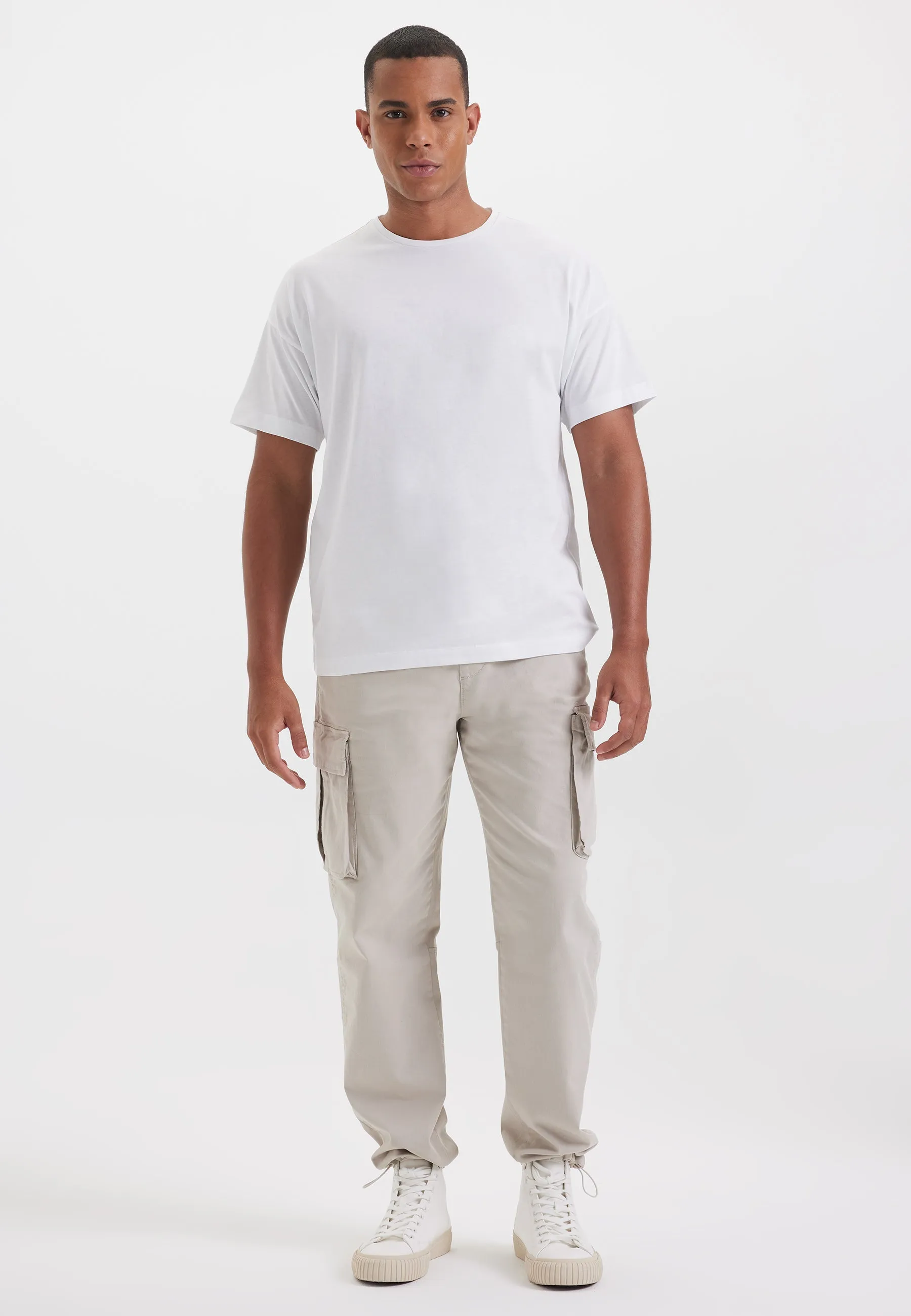 Beyaz Bisiklet Yaka Oversize Fit Pamuklu Basic Erkek T-Shirt THOMAS