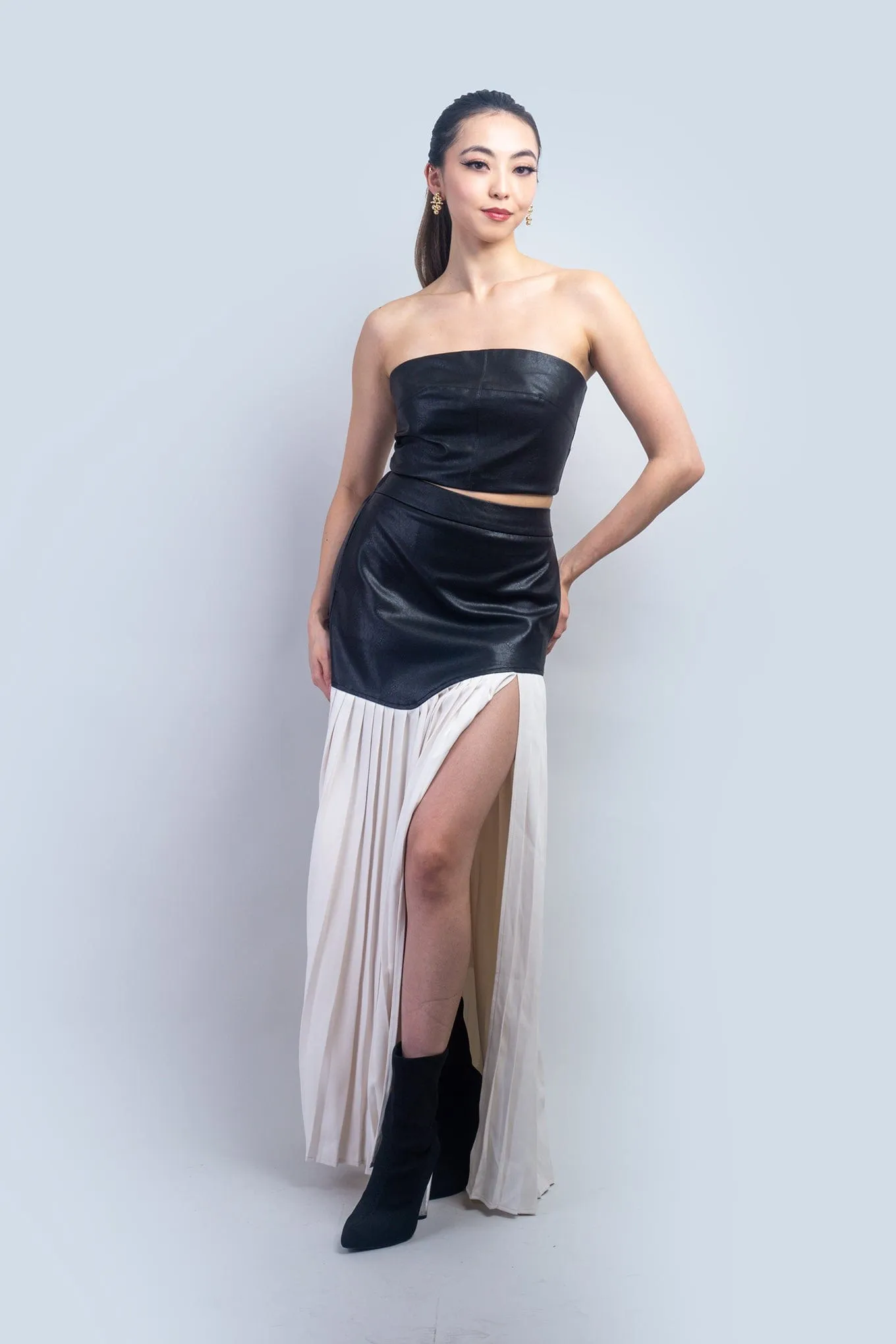 Black Faux Leather Ivory Pleated Skirt