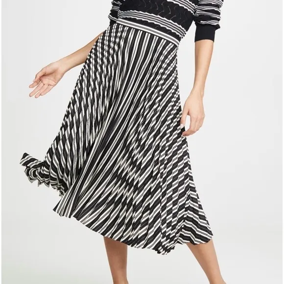 Club Monaco NWT Annina Skirt Striped Pleated Black &amp; White Sz 00