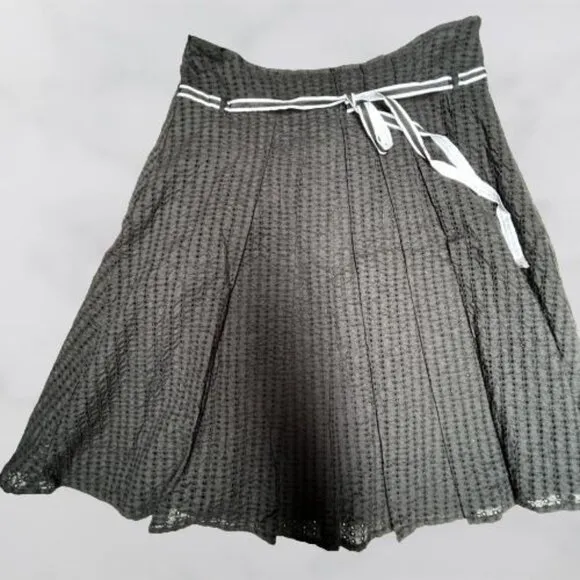 e.col.o.gie Womens Size 4 Black Eyelet Tie-Waist A-Line Pleated Skirt Lined
