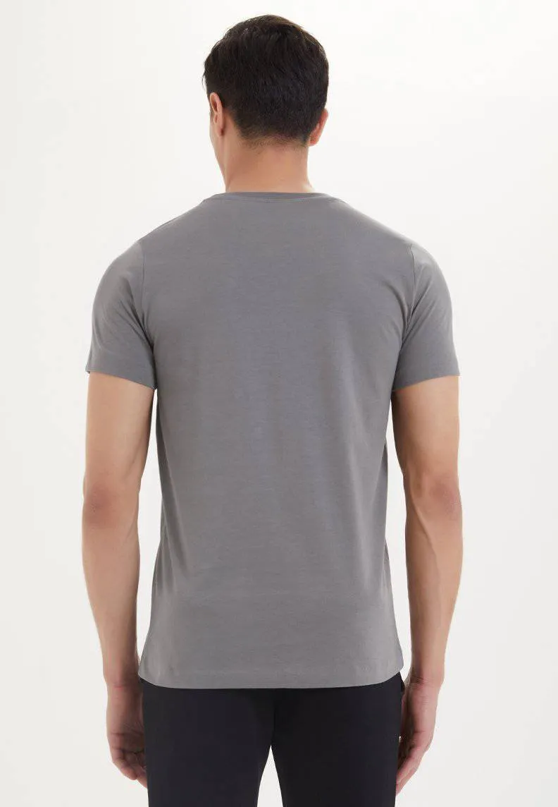 Gri Basic Bisiklet Yaka Pamuklu Regular Fit Erkek T-Shirt ESSENTIALS