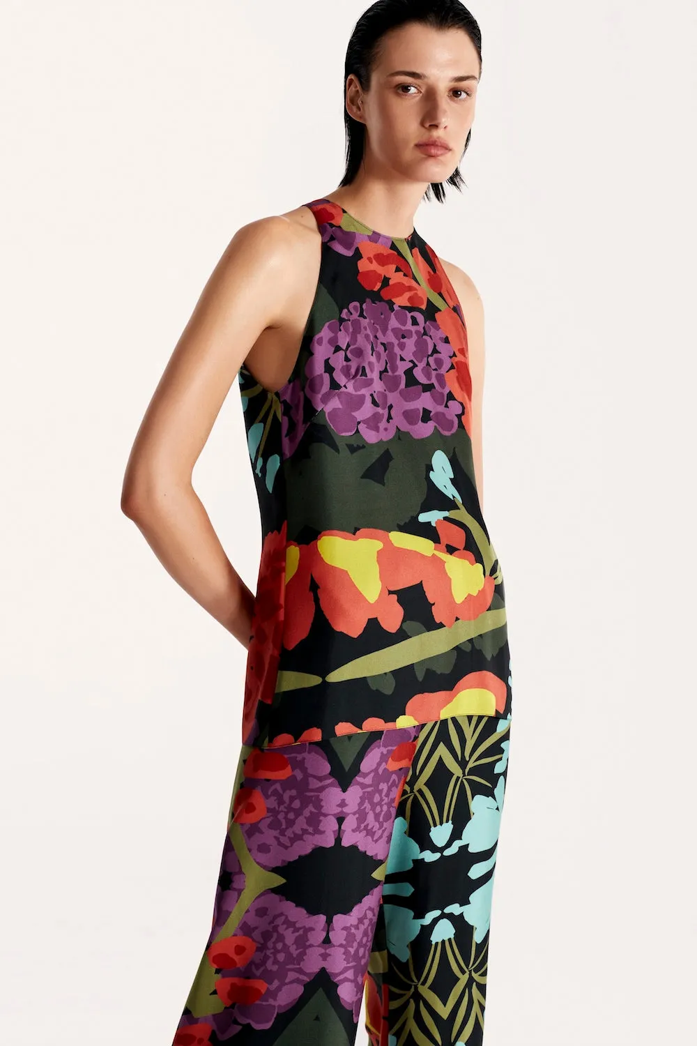 Halterneck pajama top in floral black