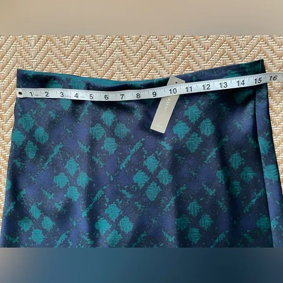 J. Crew Pull on Slip Skirt in Black Watch Tartan  Dark Spruce Size Medium