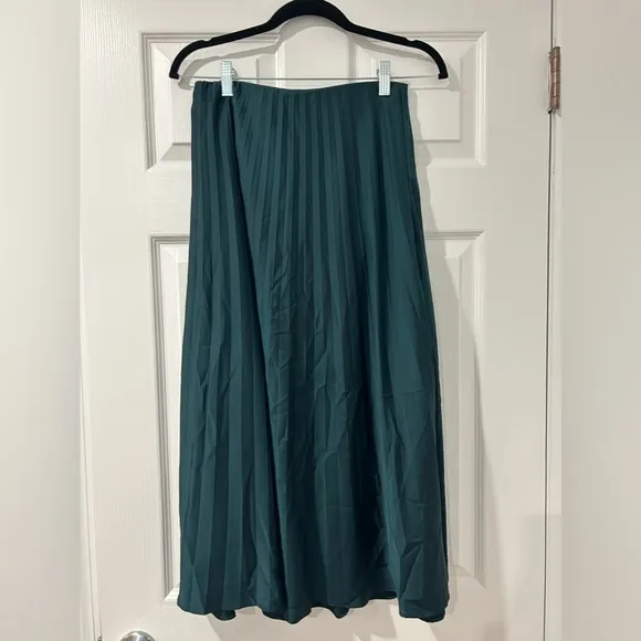 J.Crew Gwyneth Pleated Slip Skirt in Emerald Green