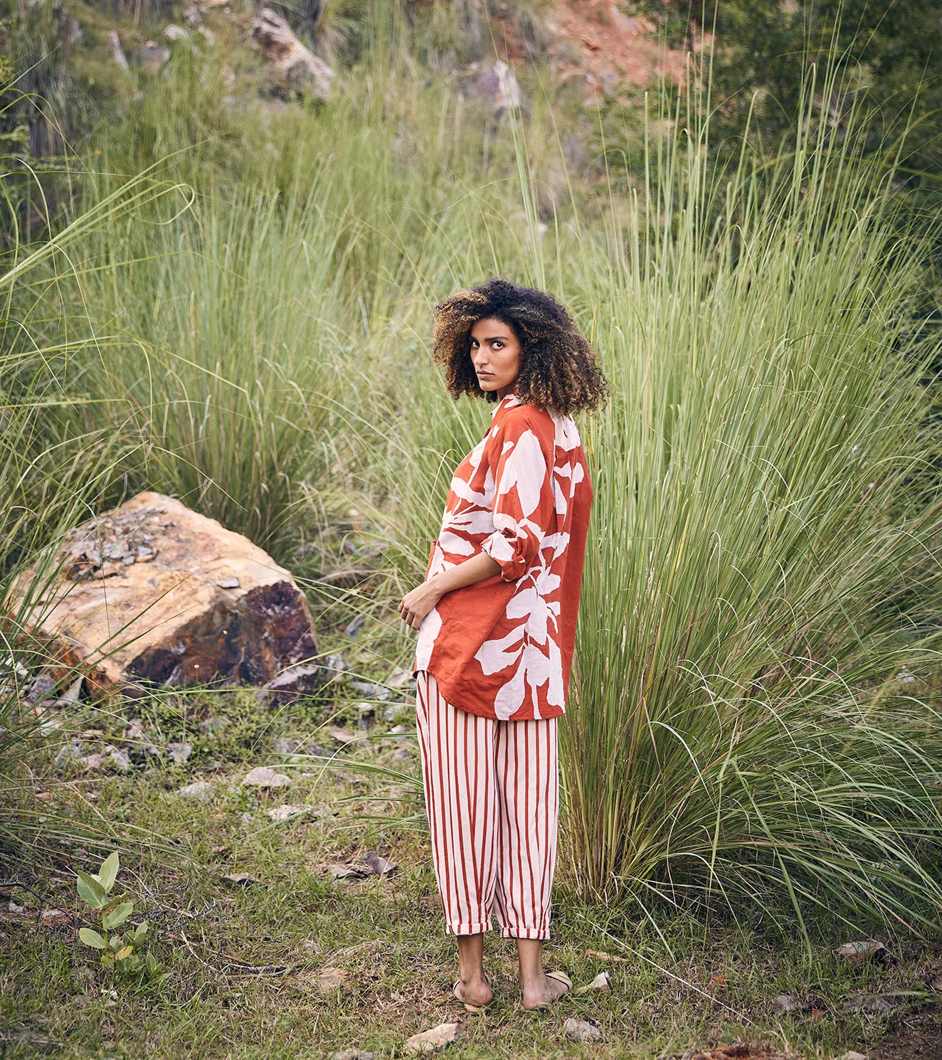 Khara Kapas Hello, Sunset Co-ord Set 100% Cotton  Red and Off-white KW699