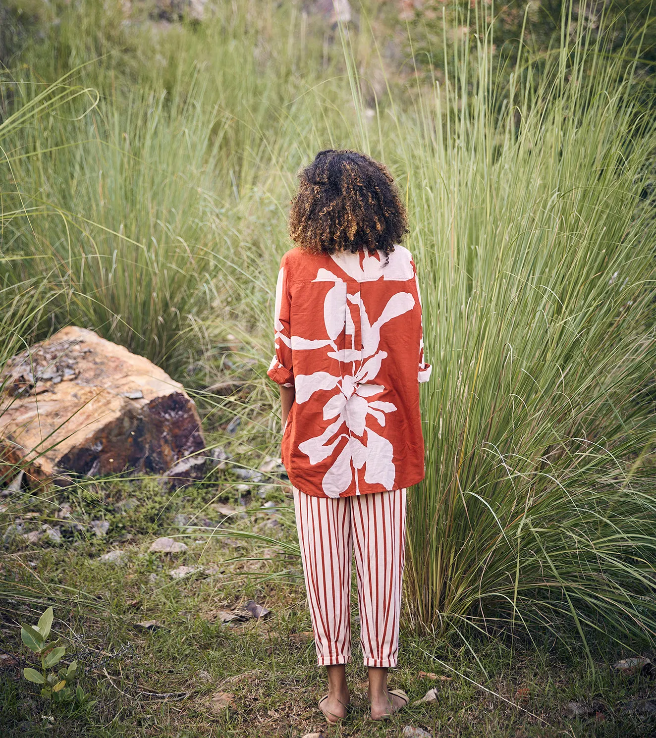 Khara Kapas Hello, Sunset Co-ord Set 100% Cotton  Red and Off-white KW699