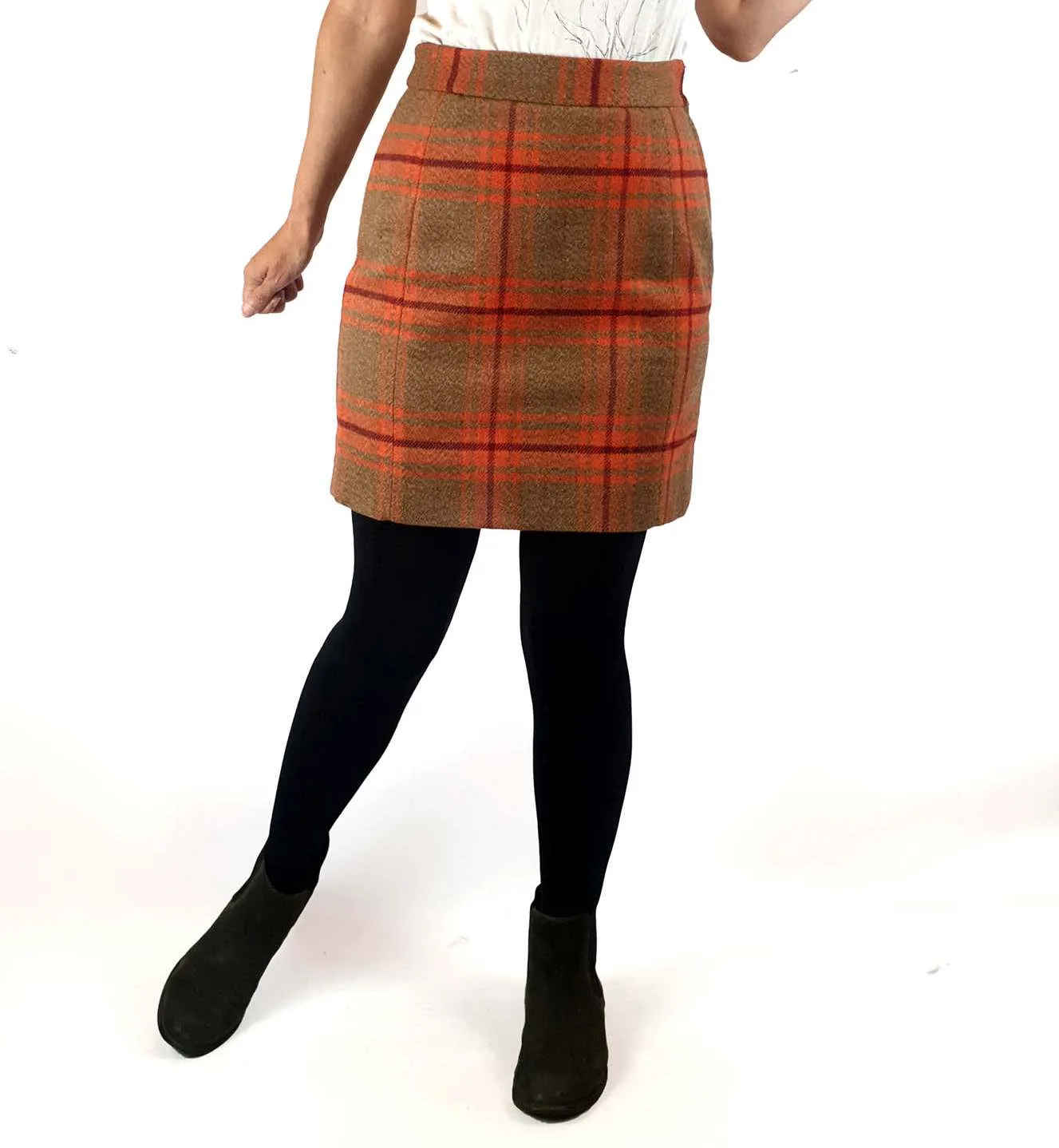 Kinki Gerlinki wool tartain knee length skirt size 8