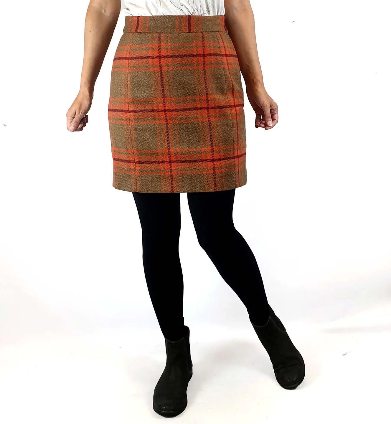Kinki Gerlinki wool tartain knee length skirt size 8