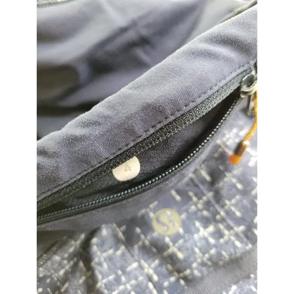 Lululemon Women's 4 Pace Setter Tennis Skirt Navy Print Lined Vented Pleated