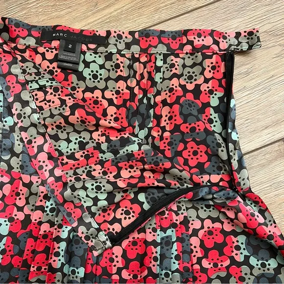Marc Jacobs 100% silk floral checkered pleated skirt