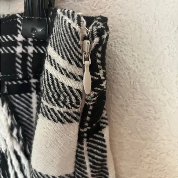 NWT Talbots Black &amp; White Ice Plaid Tartan Wool Blend Fringe Wrap Skirt 10