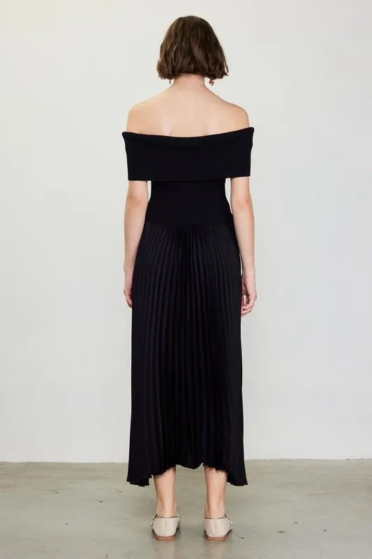 Off shoulder pleated back dress