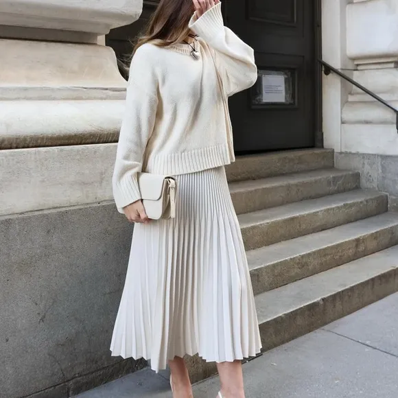 🤍PLEATED SATIN EFFECT SKIRT