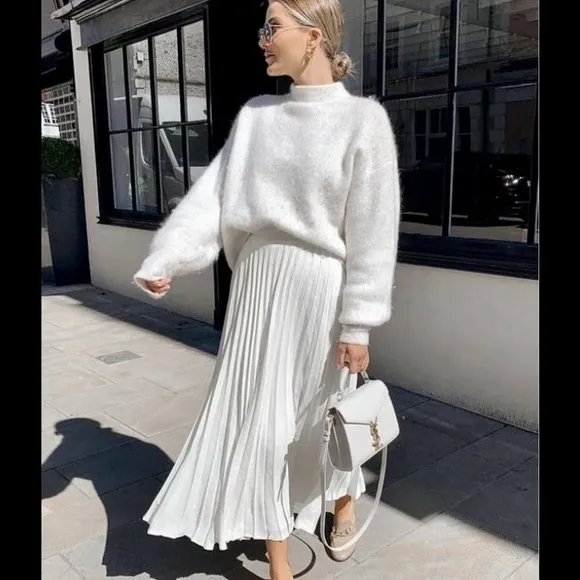 🤍PLEATED SATIN EFFECT SKIRT