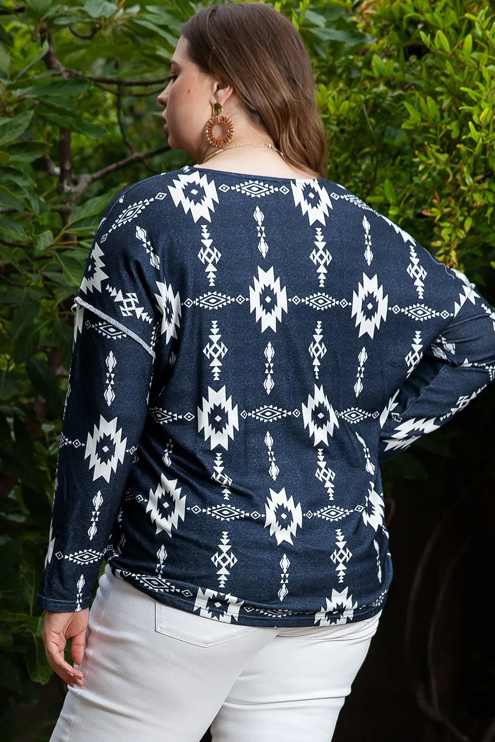 Plus Size Exposed Seams Round Neck Long Sleeve T-Shirt
