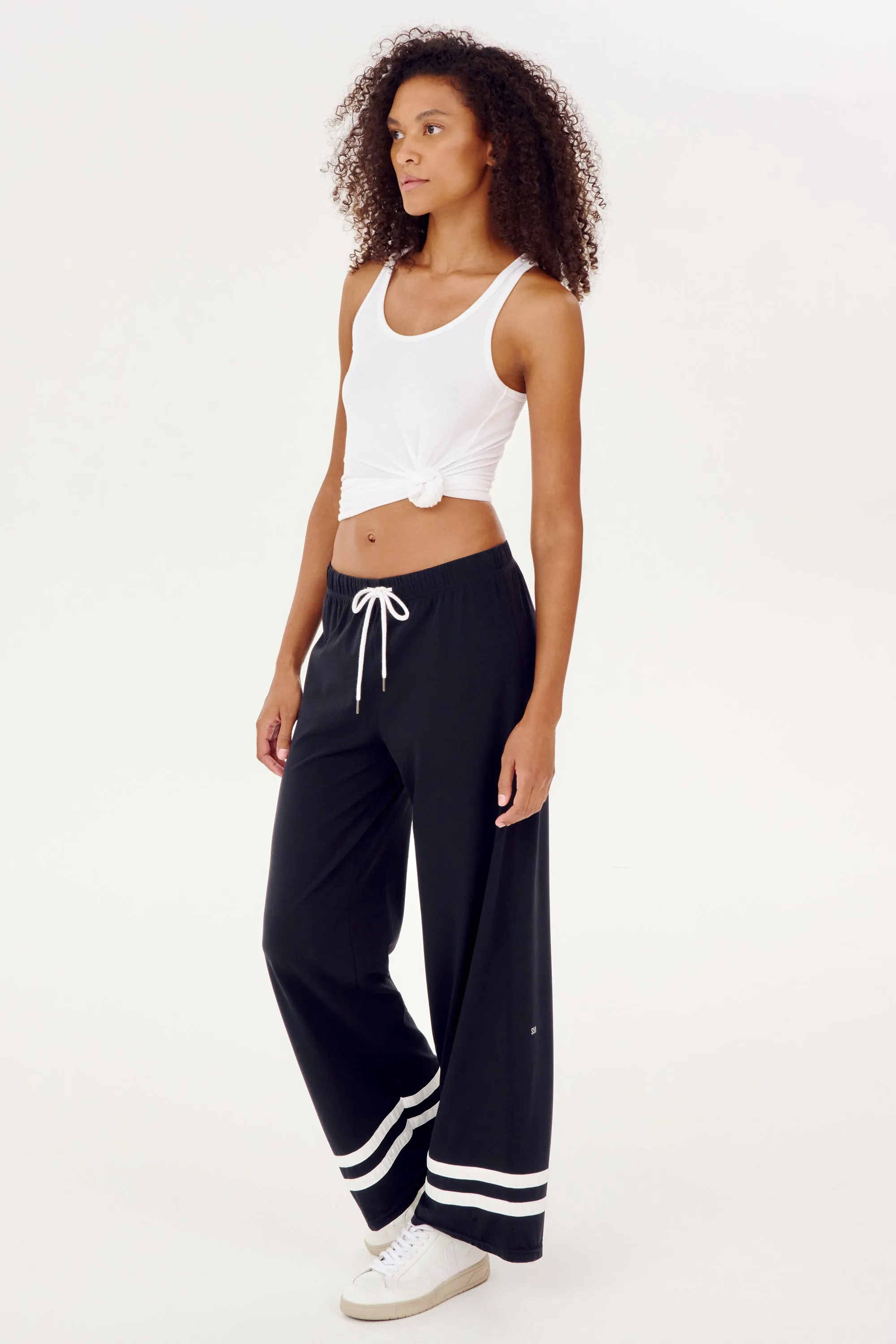 Quinn Airweight Wide Leg Pant - Black