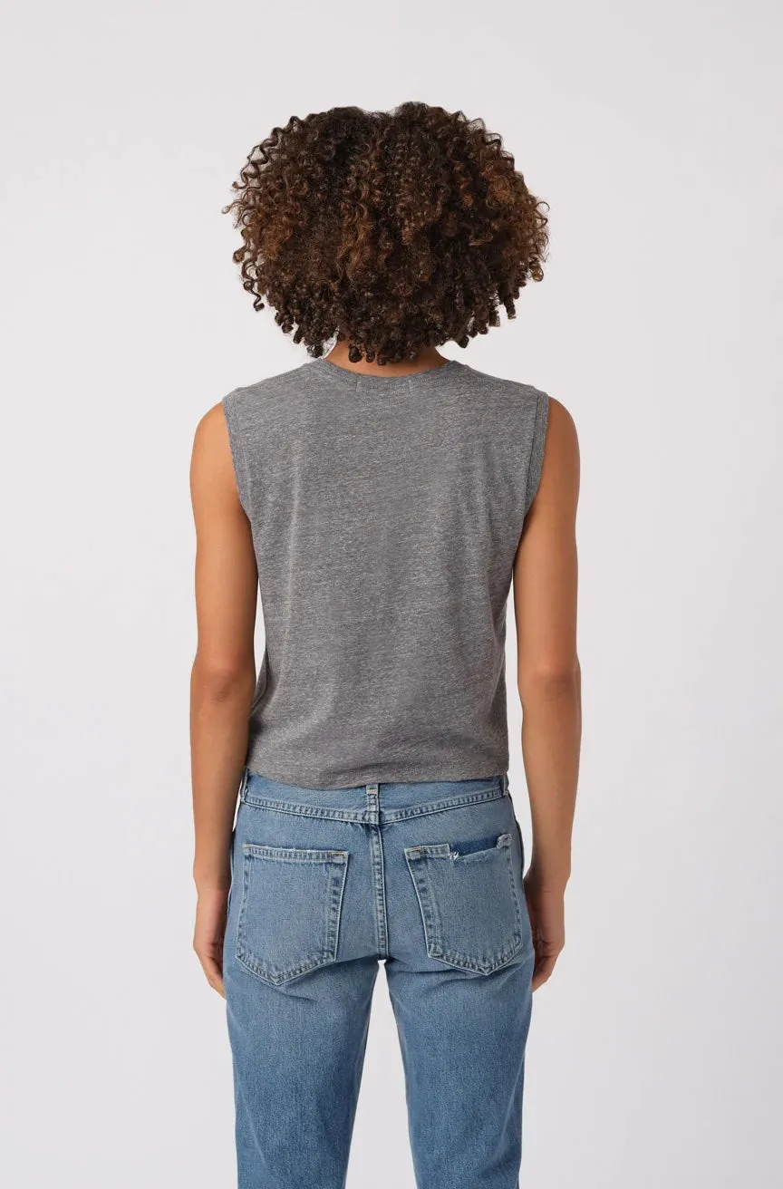SLEEVELESS BABE TEE IN HEATHER GREY