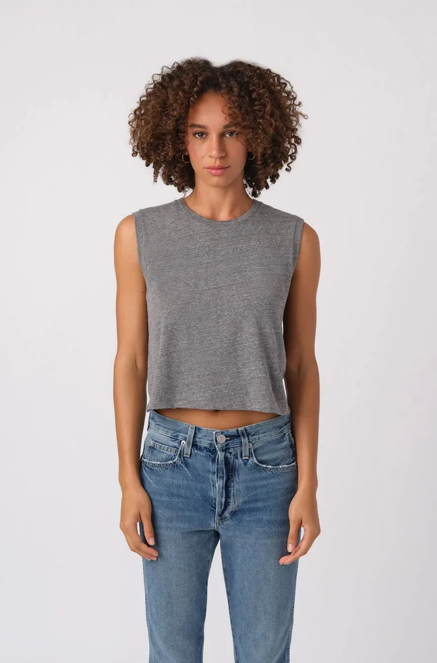 SLEEVELESS BABE TEE IN HEATHER GREY