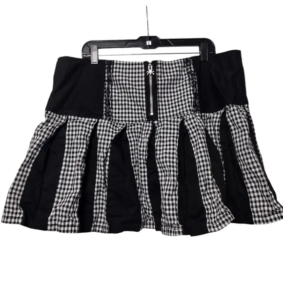 Tripp NYC Bo Peep Pleated Garter Skirt