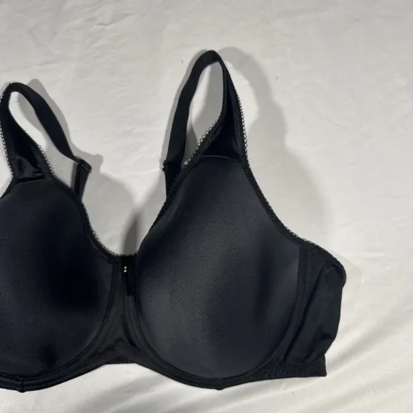 USED $65 WACOAL [ 40D US ] Basic Beauty Spacer‎ Underwire T-Shirt Bra