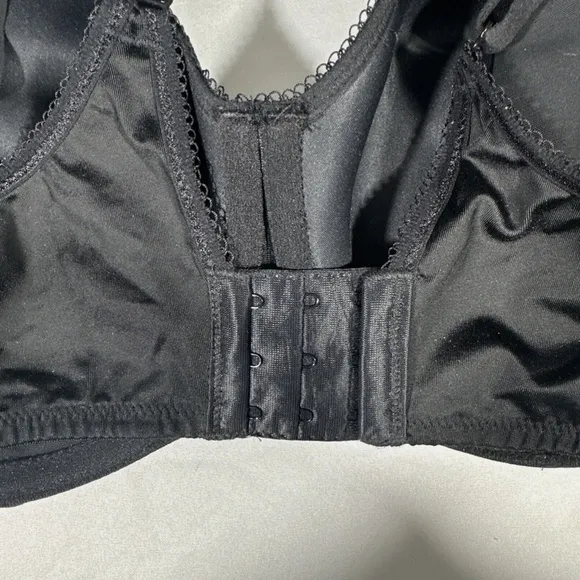 USED $65 WACOAL [ 40D US ] Basic Beauty Spacer‎ Underwire T-Shirt Bra
