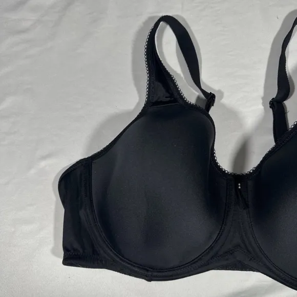 USED $65 WACOAL [ 40D US ] Basic Beauty Spacer‎ Underwire T-Shirt Bra