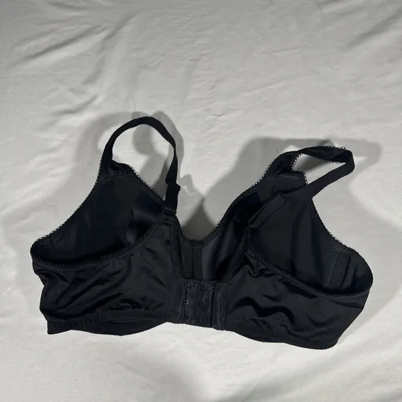USED $65 WACOAL [ 40D US ] Basic Beauty Spacer‎ Underwire T-Shirt Bra