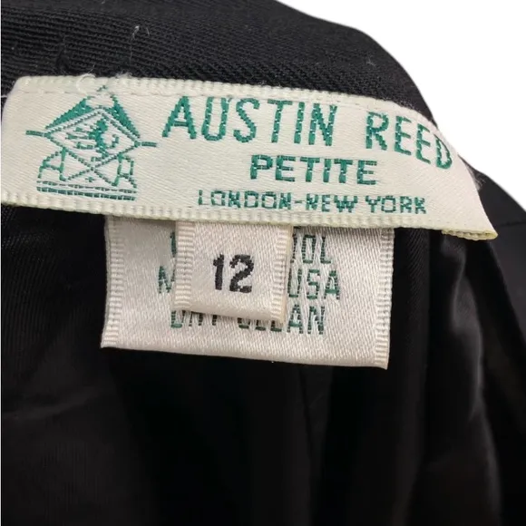 Vintage Austin Reed black pleated skirt size 12