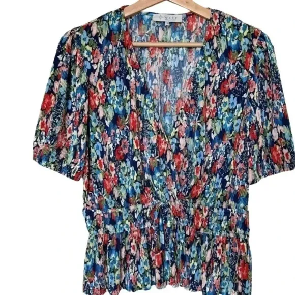 WAYF NWT Floral Multi Colored pleated Skirt Set size XL