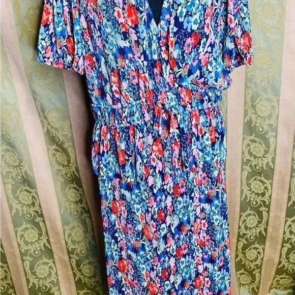 WAYF NWT Floral Multi Colored pleated Skirt Set size XL