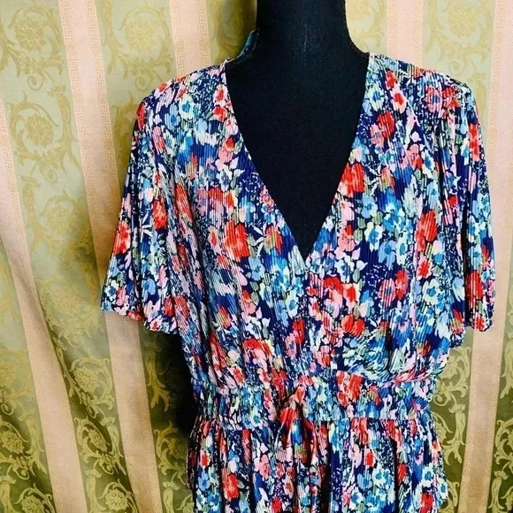 WAYF NWT Floral Multi Colored pleated Skirt Set size XL