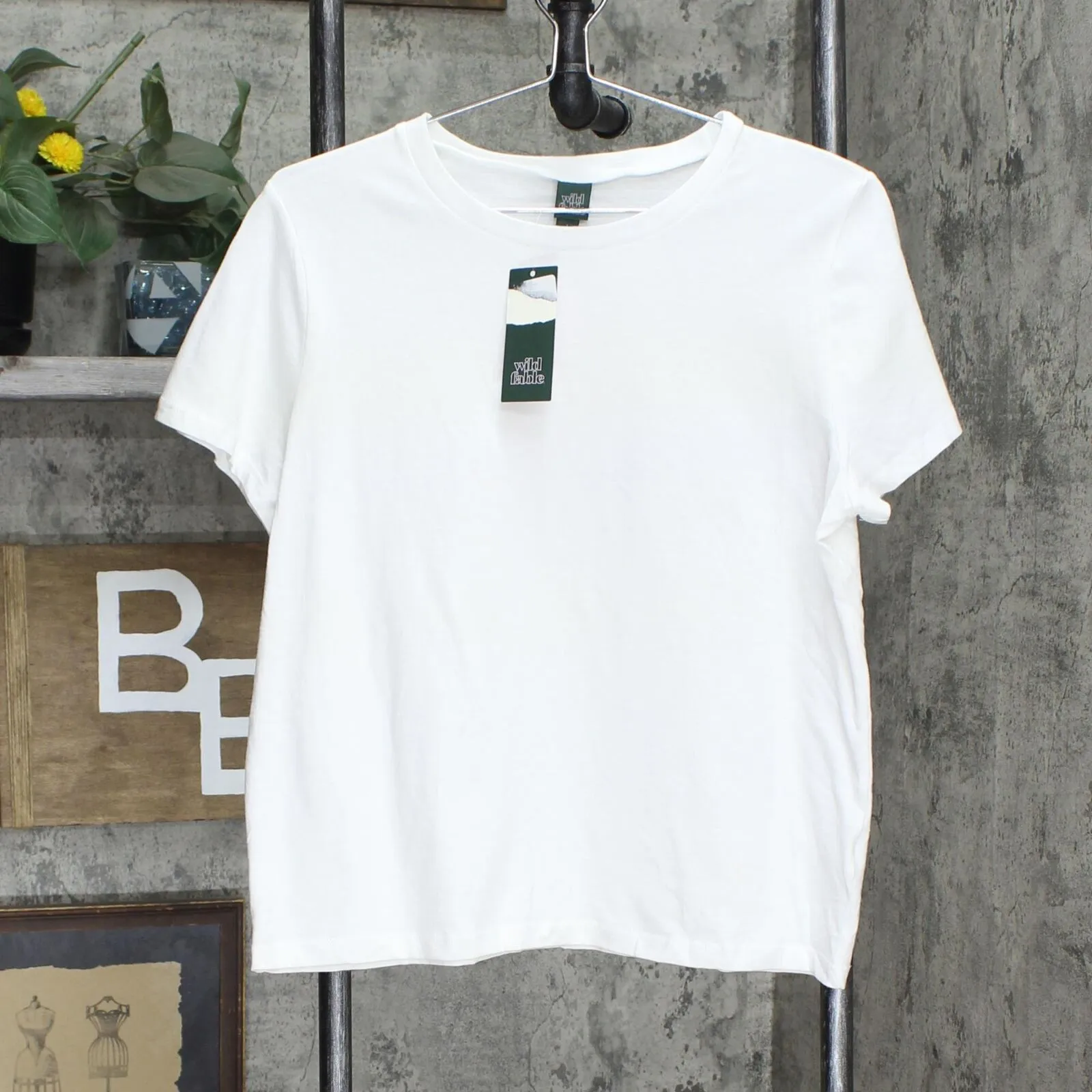 Wild Fable Women's Short Sleeve T-Shirt 563269 White L